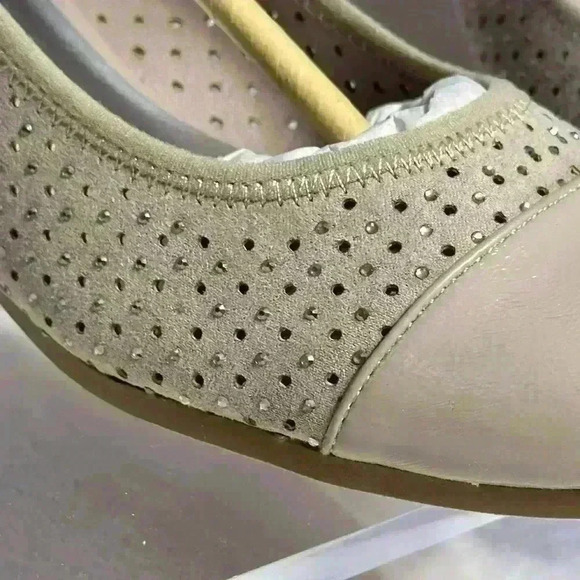 Karen Scott wedge heels faux suede size women’s US 9 - Picture 3 of 6